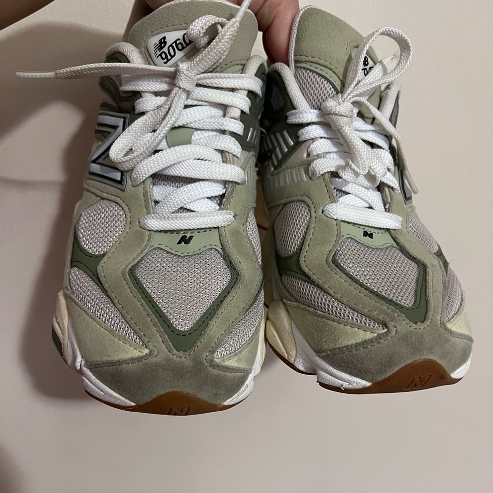 New Balance 9060 shoes - Picture 8 of 10